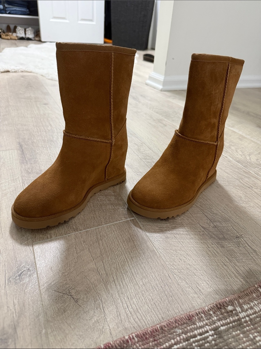 UGG Women’s Mid-Calf Suede wedge Boots - Chestnut